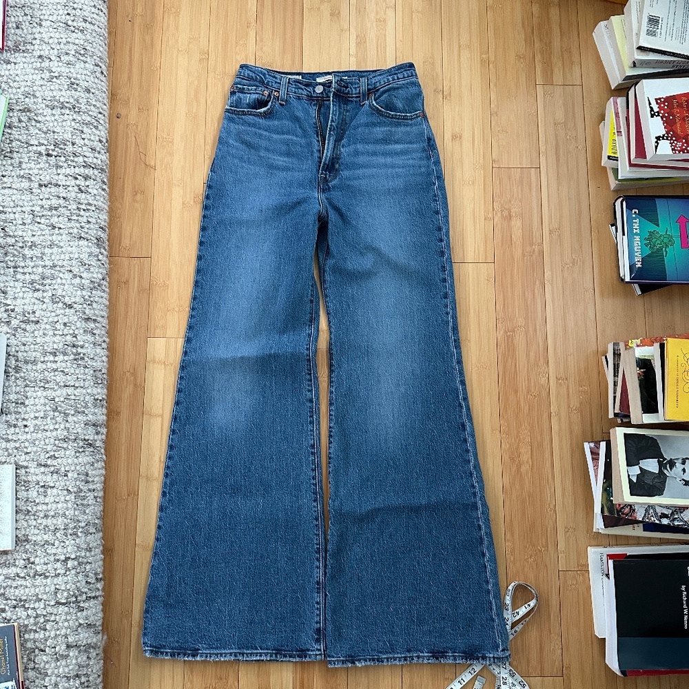 Levi's Ribcage Bell 34 inch inseam